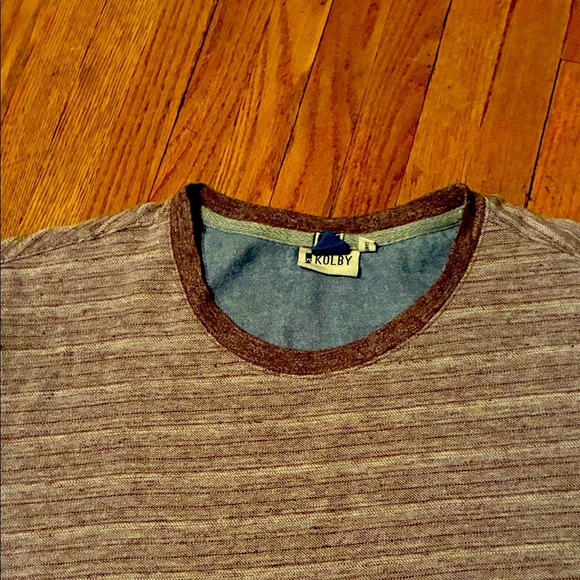 Men's Casual Gray Striped Tee - Picture 8 of 11